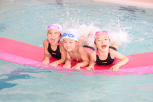 新潟市西区スイミングスクール 幼児クラス 楽しく水遊び