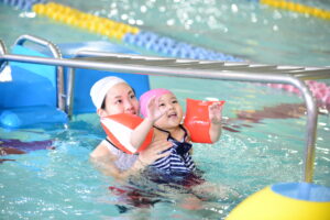 新潟市西区 幼児スイミング 3歳 水遊び
